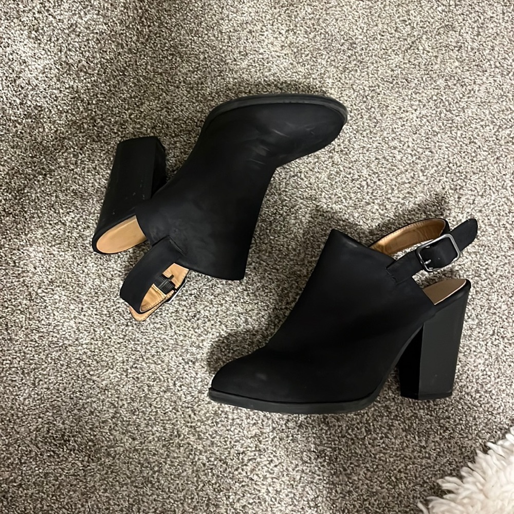 Black boot/heel